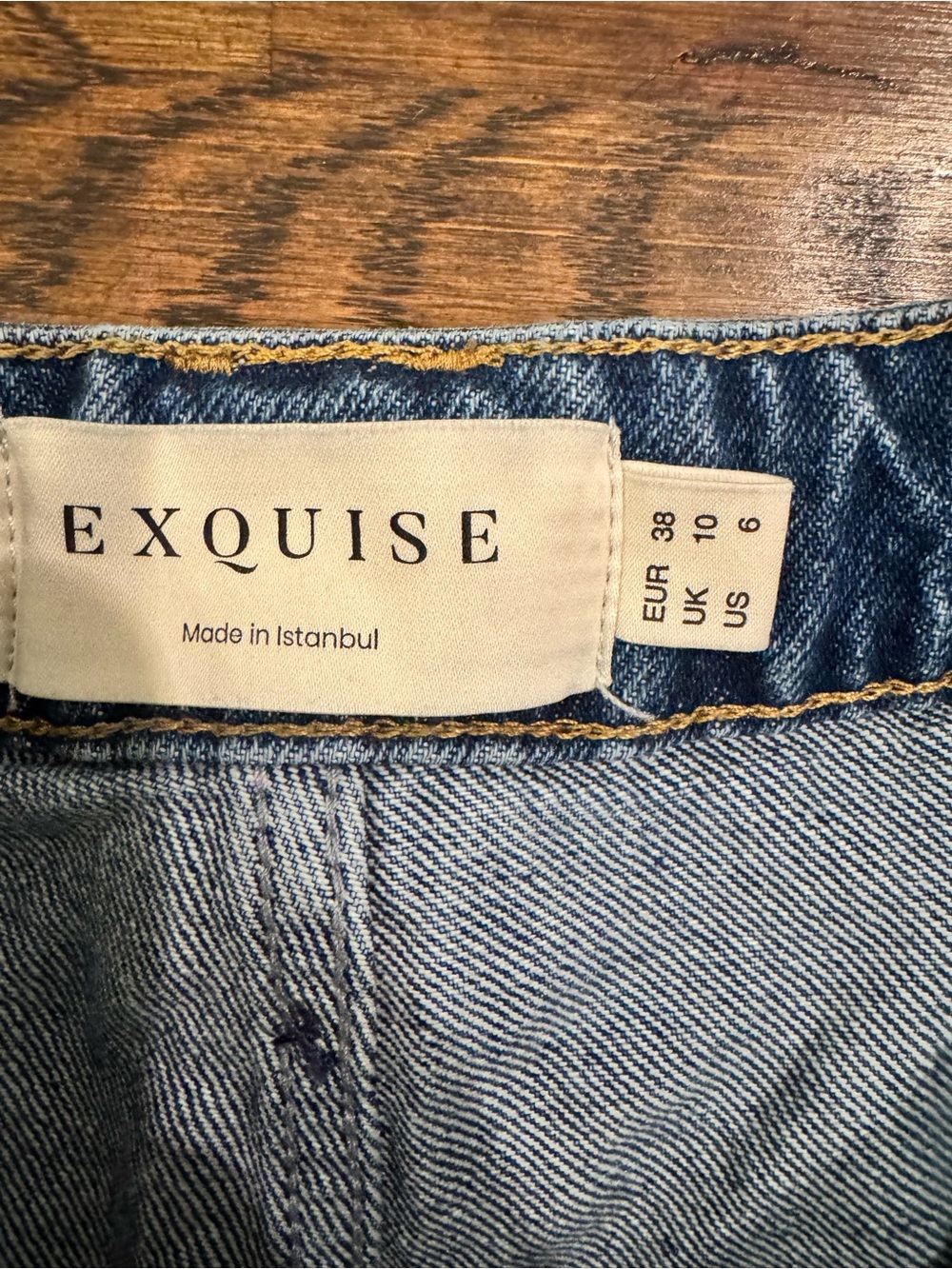 Exquise High-Rise Wide-Leg Sailor Denim Jeans with Gold Button Detail - Picture 5 of 6